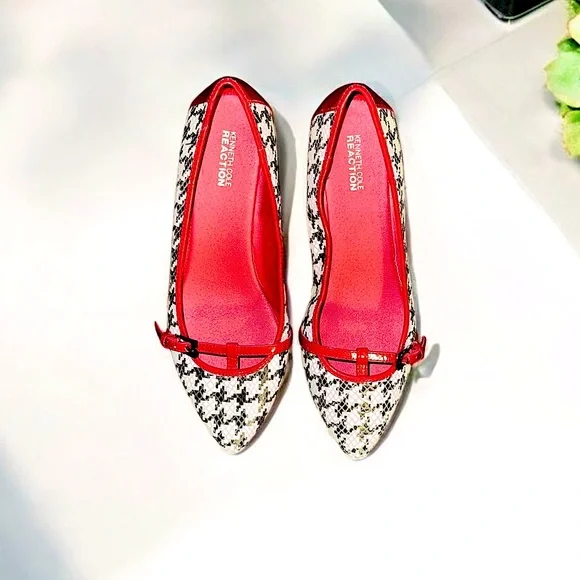 GUC! Kenneth Cole Reaction Flats - Picture 6 of 7